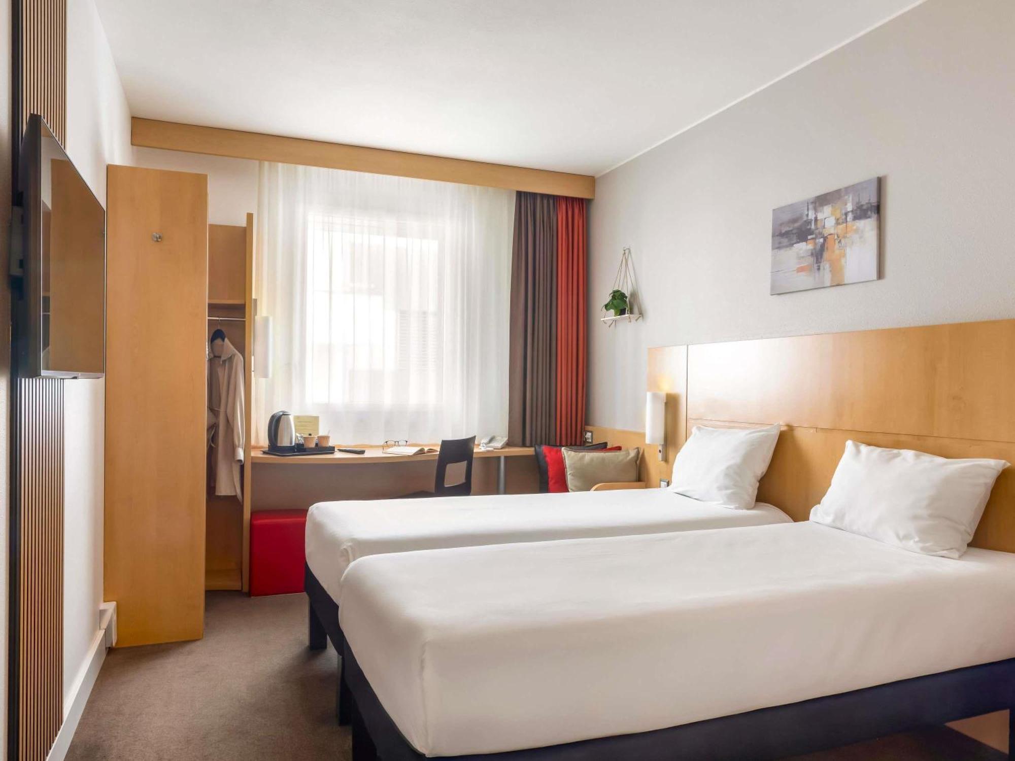 Ibis Paradiso Hotel 3*
