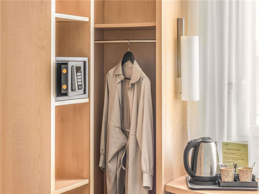 Ibis Paradiso Hotel 3*